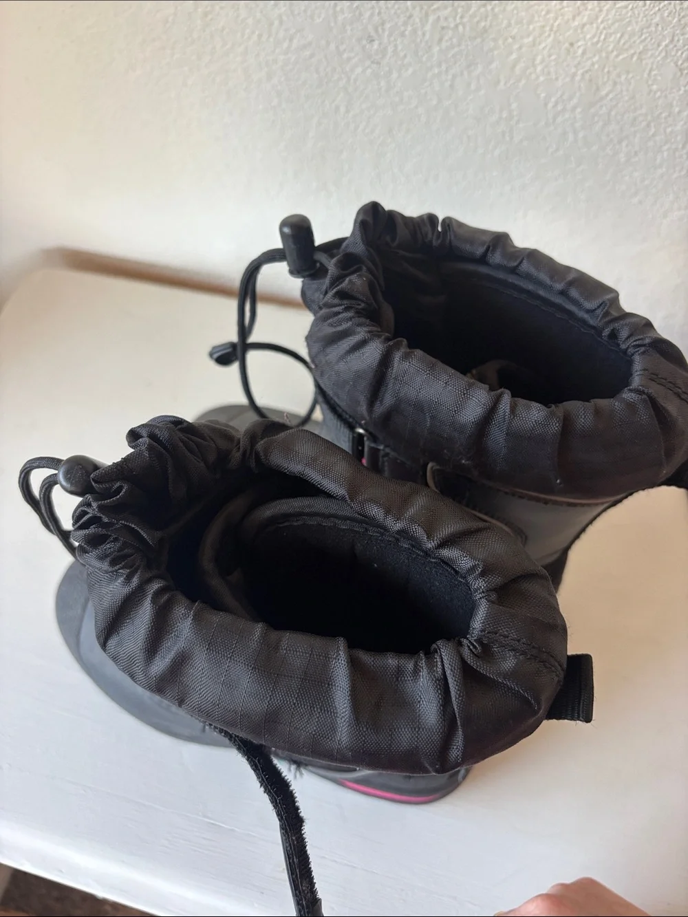 Baffin Black and Pink Kids Snow Boots with Drawcord Cuff